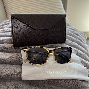 Barely worn, no scratches, Gucci sunglasses